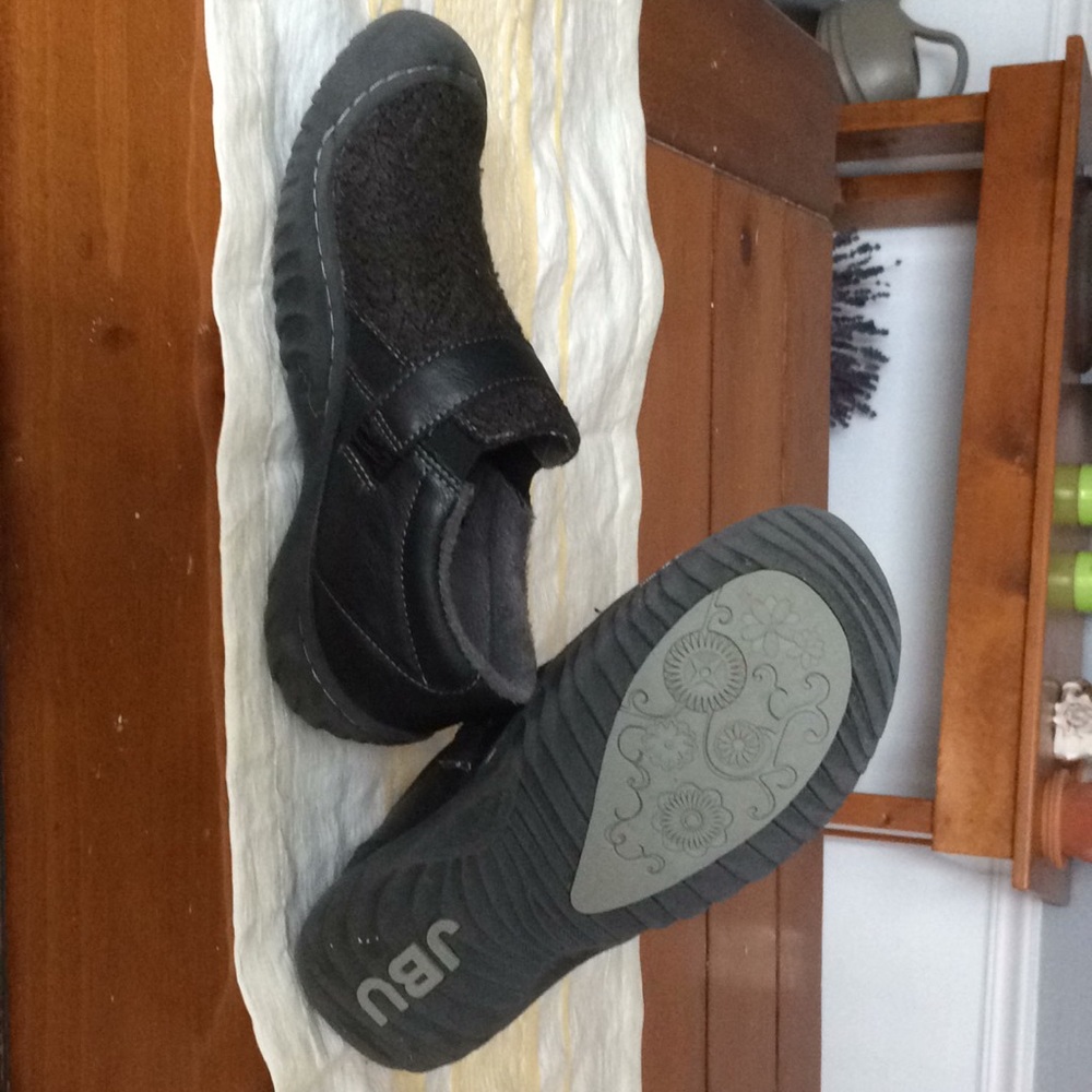 JBU Women’s Blakely Black size 6 medium